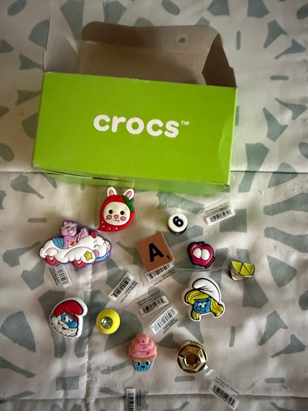 CROCS Multicolor Kids Jibbitz Charm Set with Characters and Icons